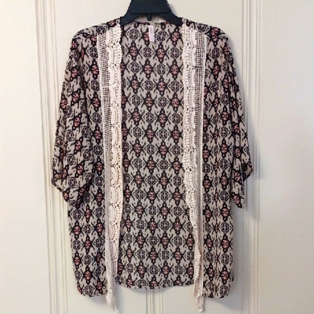Xhilaration Black and Pink Patterned Short Thin Kimono Cardigan W-XS